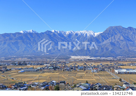 初冬的安曇野和北阿爾卑斯山 134212746