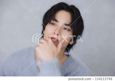 Young men's portrait 134213748