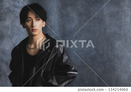 男的肖像 134214068