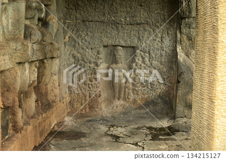 The religious sites and art at the Elora Caves,a UNESCO World Heritage Site,are one of the world's largest collections of rock-cut temples, dating back to 600-1000 AD. Located at Aurangabud in India. 134215127