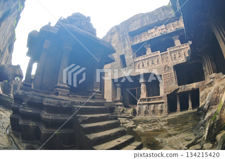 The Jain religious sites and art at the Elora Caves,a UNESCO World Heritage Site,are one of the world's largest collections of rock-cut temples, dating back to 600-1000 AD. 134215420