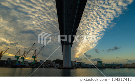 Sunset seen from Osanbashi Pier 134217413