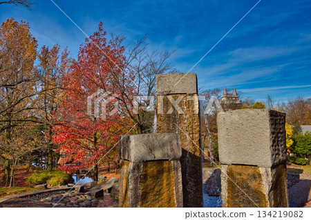 在深秋的公園景觀 134219082