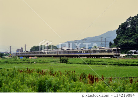 2007: Eight 113 series local trains running on the Sanin Main Line 134219094