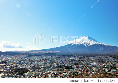 山梨縣 藍天下的富士山 134219128