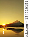 Japan's dawn Mt Fuji and the sun Japan's dawn Mt Fuji and the sun 134219151
