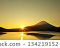 Japan's dawn Mt Fuji and the sun Japan's dawn Mt Fuji and the sun 134219152
