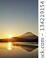 Japan's dawn Mt Fuji and the sun Japan's dawn Mt Fuji and the sun 134219154