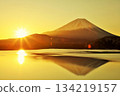 Japan's dawn Mt Fuji and the sun Japan's dawn Mt Fuji and the sun 134219157