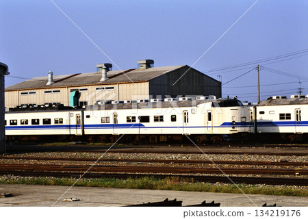 2007: 419 series train waiting to be dismantled at the factory 134219176