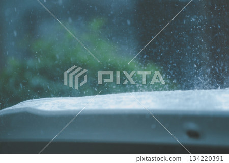突如其來的暴雨與汽車 突如其來的暴雨與汽車 134220391