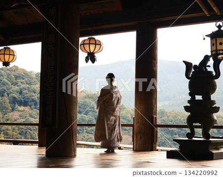 Pre-wedding photoshoot bride Pre-wedding photoshoot bride 134220992