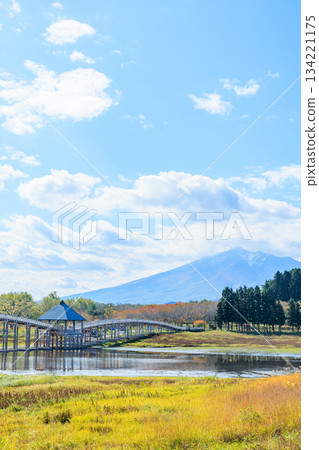 Autumn at Tsuru-no-Mai Bridge and Mount Iwaki, Kitatsugaru District, Aomori Prefecture Autumn at Tsuru-no-Mai Bridge and Mount Iwaki, Kitatsugaru District, Aomori Prefecture 134221175