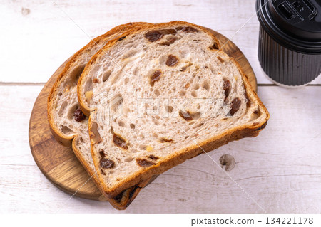 Walnut and raisin bread 134221178