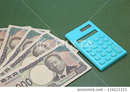 Bill and calculator Bill and calculator 134221331
