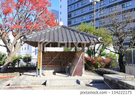 Shinjuku Ward Wakamiya Park, Kagurazaka 2-chome, Shinjuku Ward 134222175