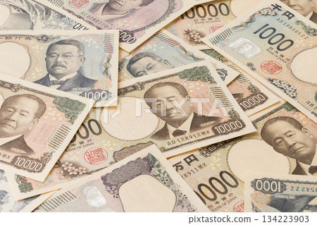 Japanese banknotes 134223903