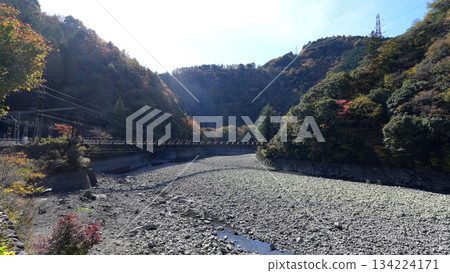 Oigawa Railway Ikawa Line: View of the upstream of the Oigawa River from Abt Ichishiro Station 134224171