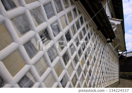 Namako wall with distinctive white plaster 134224537