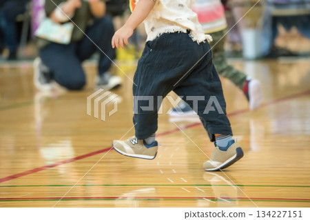 [幼兒園運動會障礙賽] 134227151