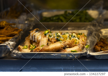 亞洲美食:海鮮冰淇淋 亞洲美食:海鮮冰淇淋 134227297