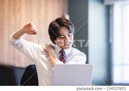 擔心的商人 134227653