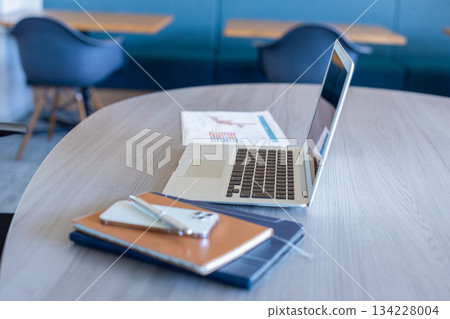 Office image 134228004