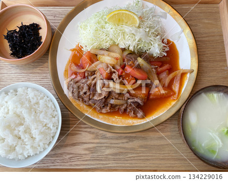 牛肉番茄炒菜 134229016