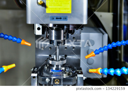 Honing machine for polishing the inner surface of a workpiece hole to achieve smoothness and high precision. 134229159