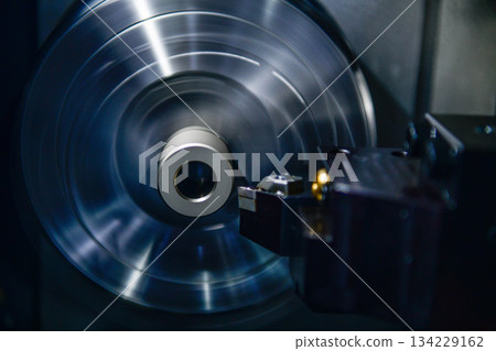 Spindle cutting tool Rotary 5-axis CNC milling machine during deburring of engine parts, heavy industry plan Spindle cutting tool Rotary 5-axis CNC milling machine during deburring of engine parts, heavy industry plan 134229162