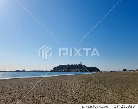 沙灘和江之島 134233929