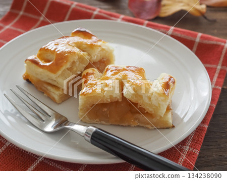 Apple pie on a plate Apple pie on a plate 134238090