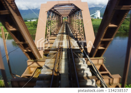 從山形鐵道上看到的景色：最上川橋 134238537