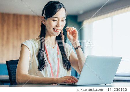 女話務員呼叫中心 134239110