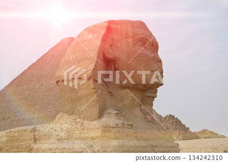 Great Sphinx and Great Pyramid of Giza, Egypt Great Sphinx and Great Pyramid of Giza, Egypt 134242310