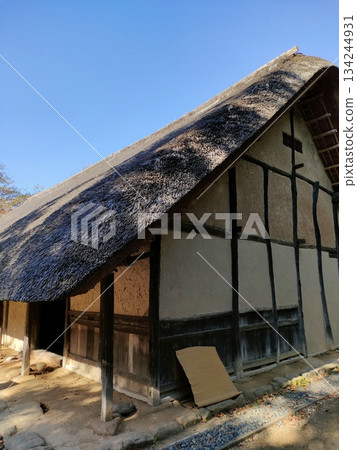 城市裡一座古老的民宅博物館,合掌造風格 城市裡一座古老的民宅博物館,合掌造風格 134244931