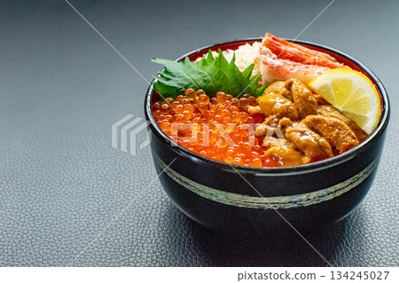 Three-color seafood bowl presentation 134245027