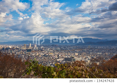 從八幡山和禦代文化公園看到的秋景 從八幡山和禦代文化公園看到的秋景 134247428