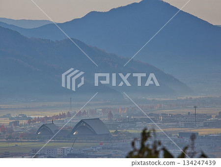 從八幡山和禦代文化公園看到的秋景 從八幡山和禦代文化公園看到的秋景 134247439