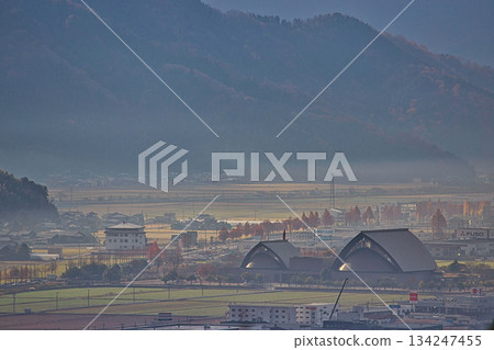 從八幡山和禦代文化公園看到的秋景 134247455