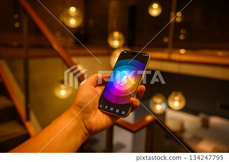 智慧型手機上的語音助理操作 134247795