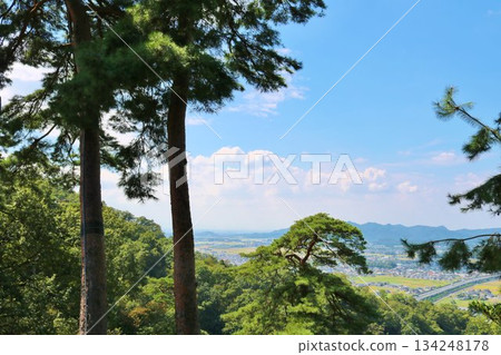 A refreshing blue sky on an autumn day at Karasawayama A refreshing blue sky on an autumn day at Karasawayama 134248178