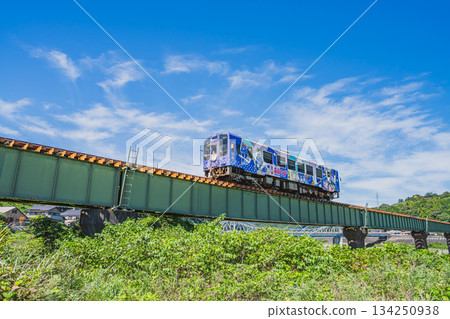 The Tenryu Hamanako Railway and the Tenryu River riverbed in Hamamatsu City (Shizuoka Prefecture) The Tenryu Hamanako Railway and the Tenryu River riverbed in Hamamatsu City (Shizuoka Prefecture) 134250938