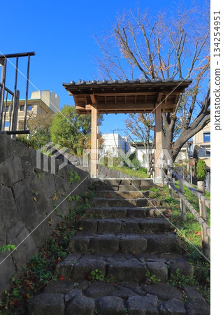 Shinjuku Ward Wakamiya Park, Kagurazaka 2-chome, Shinjuku Ward 134254951