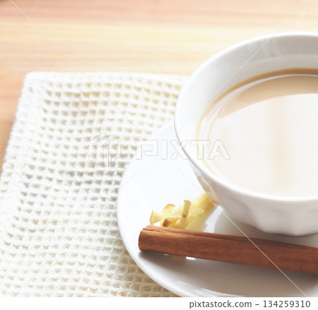 Warm up with a cinnamon ginger latte Warm up with a cinnamon ginger latte 134259310