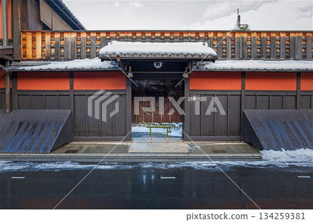 Winter scenery in Gion, Kyoto Winter scenery in Gion, Kyoto 134259381