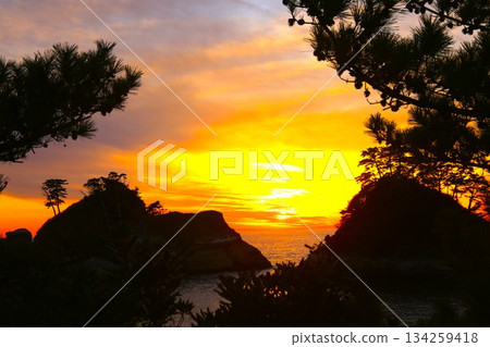 The best sunset on Dogashima in Japan The best sunset on Dogashima in Japan 134259418