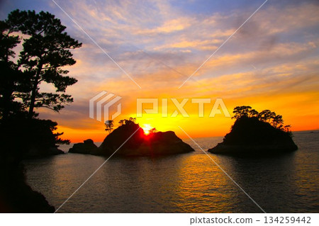 The best sunset on Dogashima in Japan The best sunset on Dogashima in Japan 134259442
