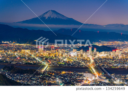 【靜岡縣】黎明前的靜岡市和富士山 134259649