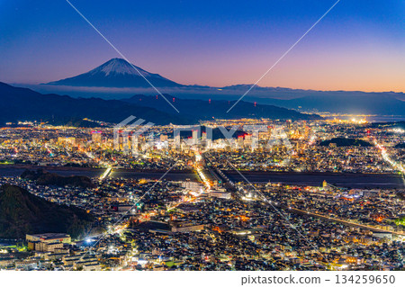 【靜岡縣】黎明前的靜岡市和富士山 134259650